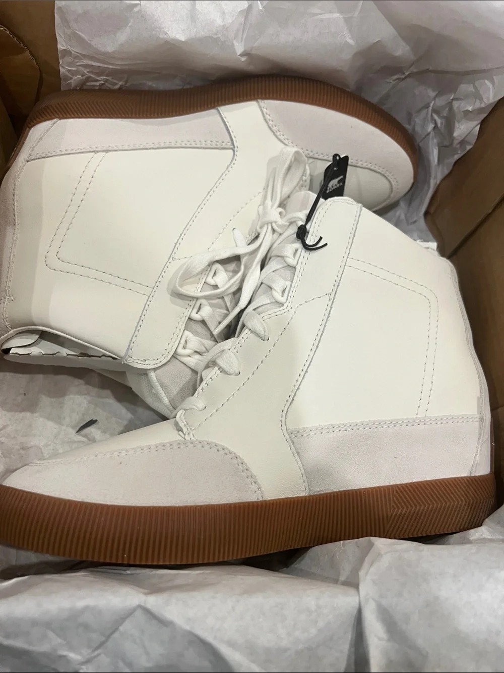 Sorel beautiful sporty